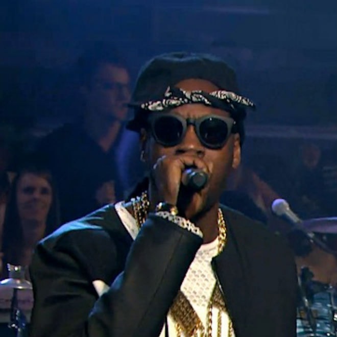 2 Chainz & The Roots - Feds Watching (Live on Fallon)