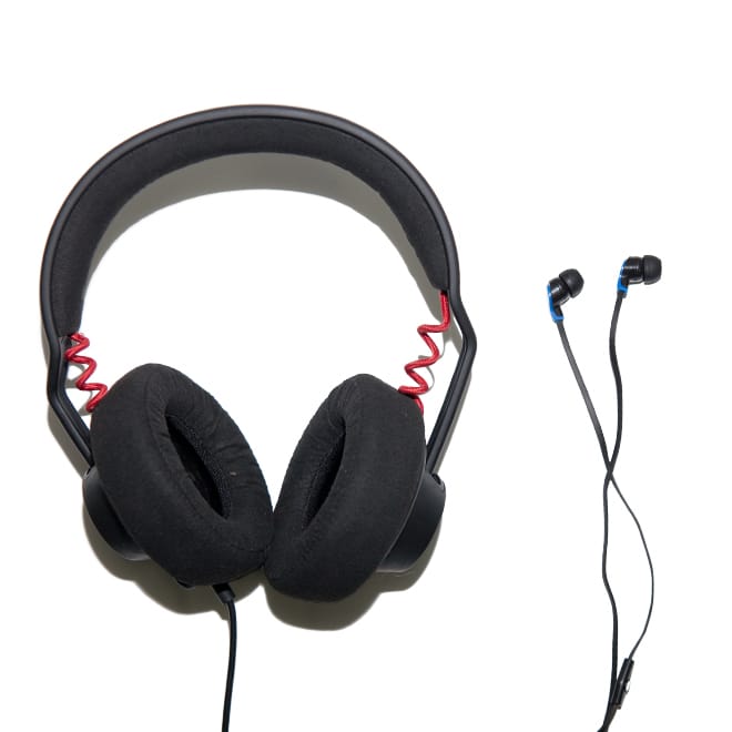 Poll: Headphones vs. Earphones