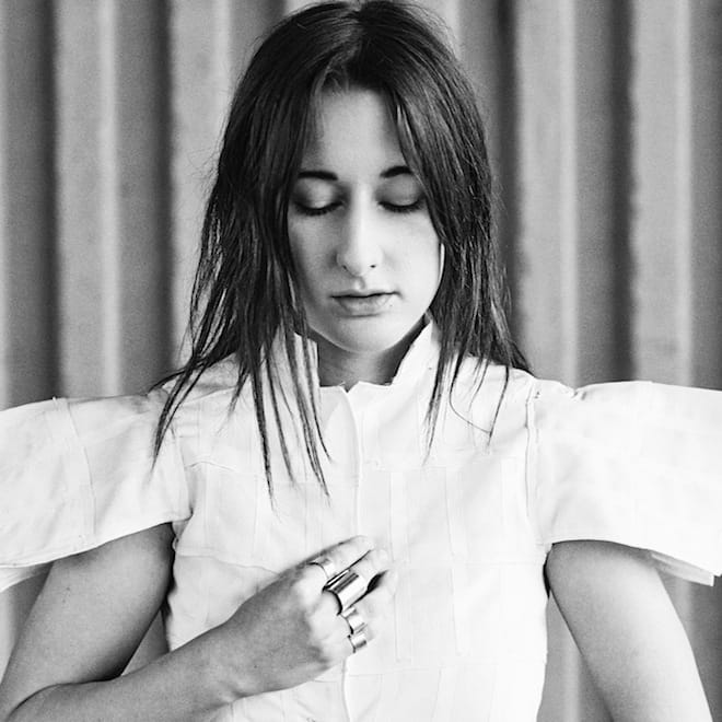 Zola Jesus - Fall Back