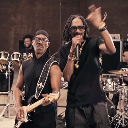 Eddie Murphy featuring Snoop Lion - Red Light