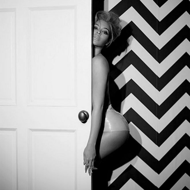 Beyoncé Previews 2014 Official Calendar