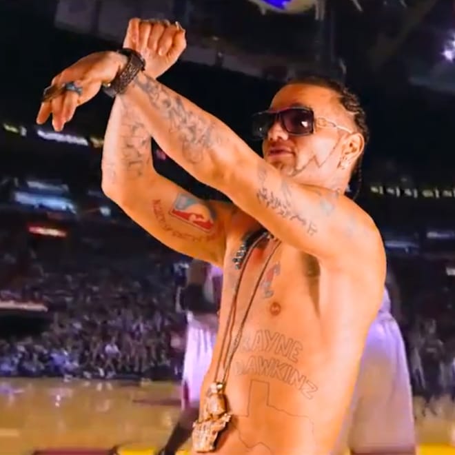 Migos featuring Riff Raff, Trinidad James - Jumpin Out The Gym