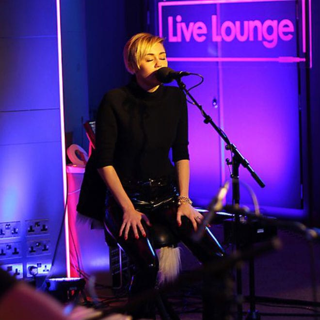 Miley Cyrus - Summertime Sadness (Lana Del Rey Cover Live at BBC Radio 1 Live Lounge)