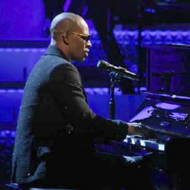 R. Kelly Pays Tribute To Nelson Mandela on The Arsenio Hall Show