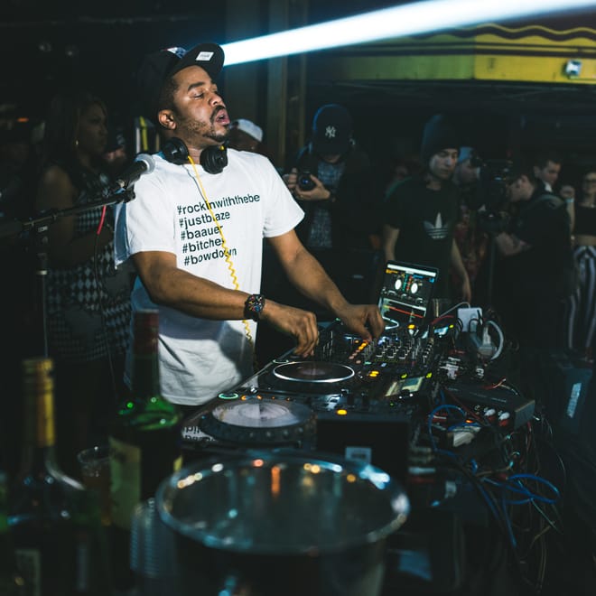 Just Blaze & Sinjin Hawke - One 