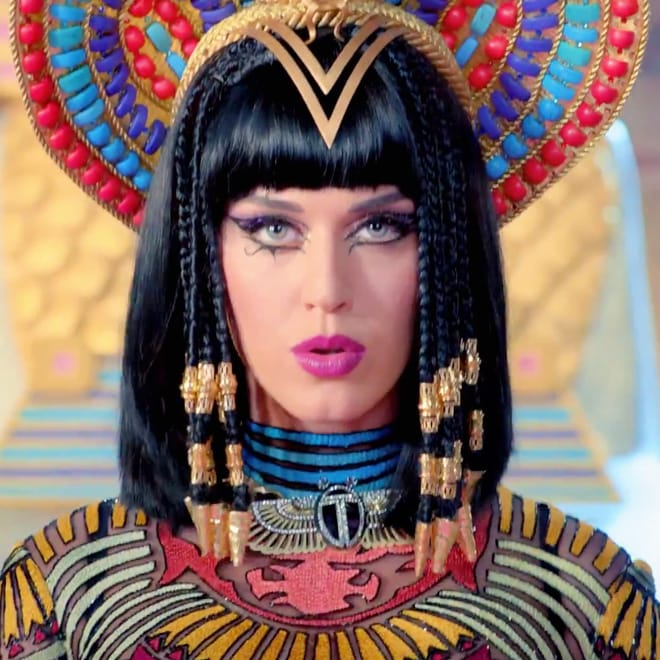 Katy Perry featuring Juicy J - Dark Horse