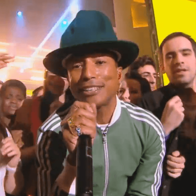Pharrell Williams – Happy (Live du Grand Journal)
