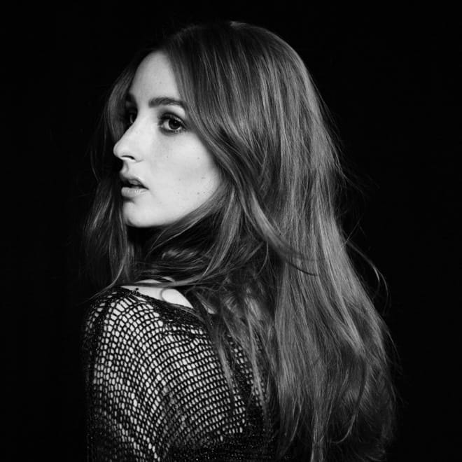 BANKS - Are You That Somebody (Aaliyah Cover)