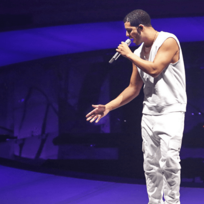 Drake Performs New Track "Call on Me" on UK Tour