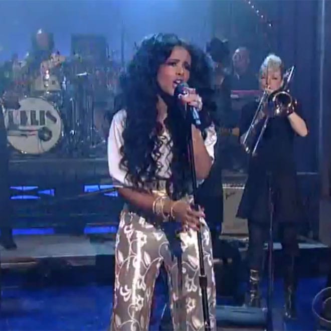 Watch Kelis Perform "Jerk Ribs" on 'Letterman'