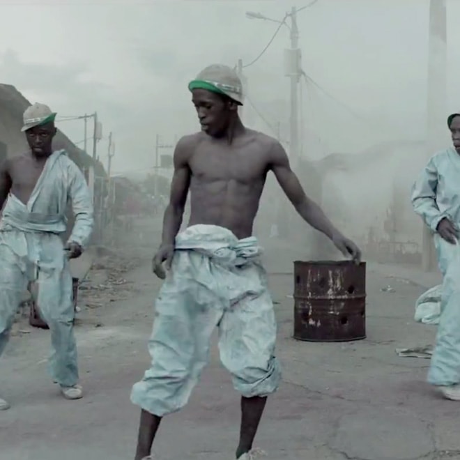 Skrillex featuring Ragga Twins - Ragga Bomb