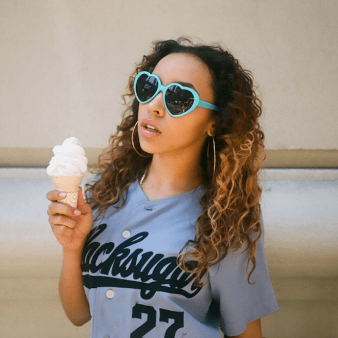 Ryan Hemsworth featuring Tinashe - One For Me