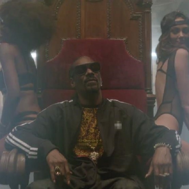 Afrojack featuring Snoop Dogg - Dynamite