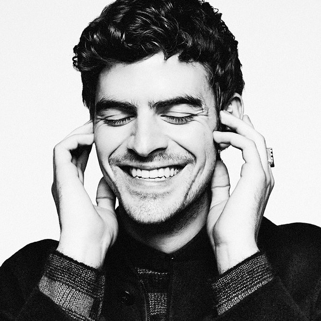 Ryan Hemsworth featuring UV Boi - Gods