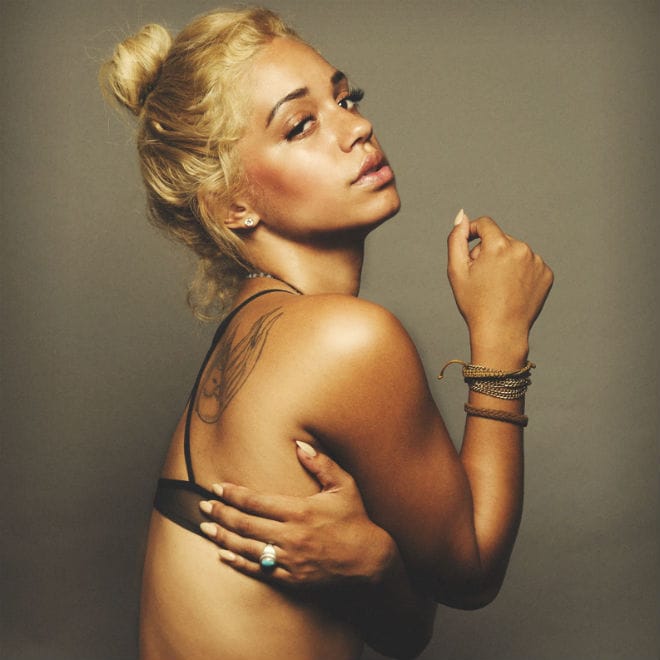 Paloma Ford featuring Snoop Dogg & IAMSU! - Summer In California 