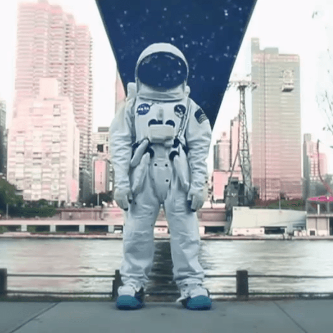 SMTH – Ticket To The Moon