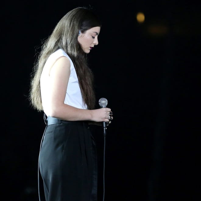 Lorde Covers Jeremih's "Don't Tell Em" and Performs Kanye's Version of "Yellow Flicker Beat"