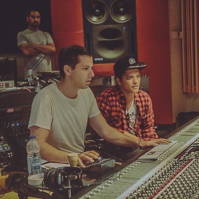 Mark Ronson featuring Bruno Mars - Uptown Funk