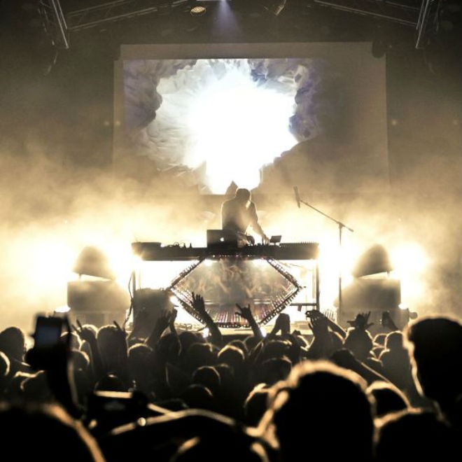 Flume and His Entourage Talk About His Come Up