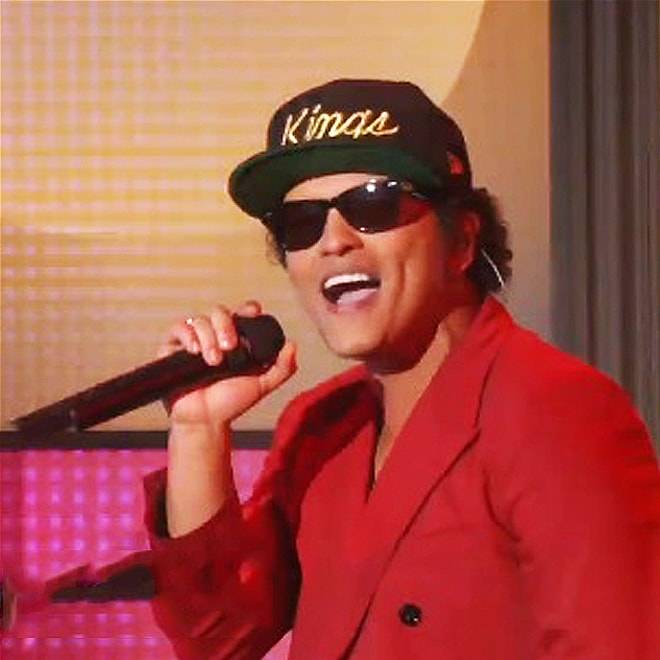 Mark Ronson and Bruno Mars Perform "Uptown Funk" on Ellen