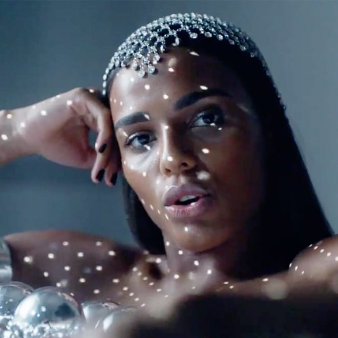 I Am Liv - Come A Little Closer