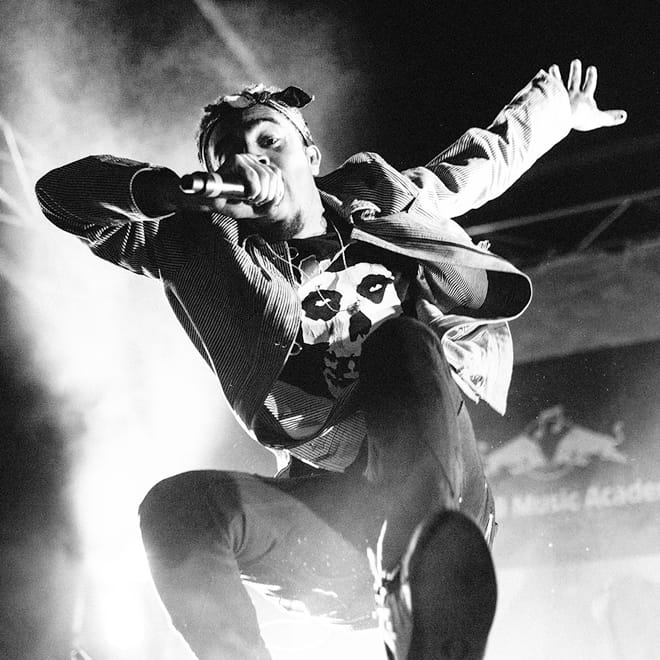 Watch Vic Mensa Perform "Wolves" and Cover N.E.R.D.'s "She Wants To Move"