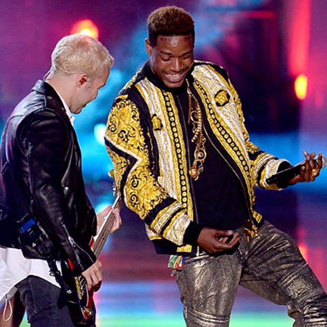 Fetty Wap Performs “Trap Queen” with Fall Out Boy at the 2015 MTV Movie Awards