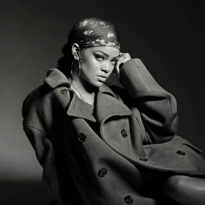 Watch Rihanna Perform "Bitch Better Have My Money" & "American Oxygen" on SNL