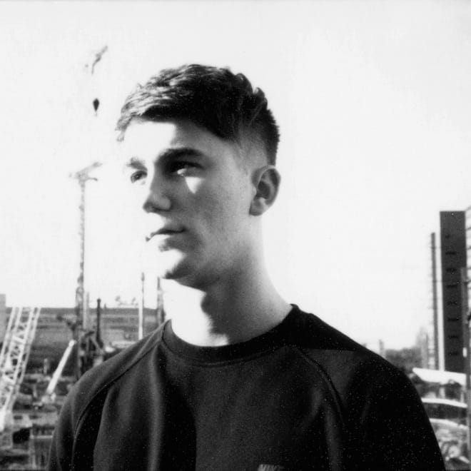 SG Lewis featuring Louis Mattrs - No Less