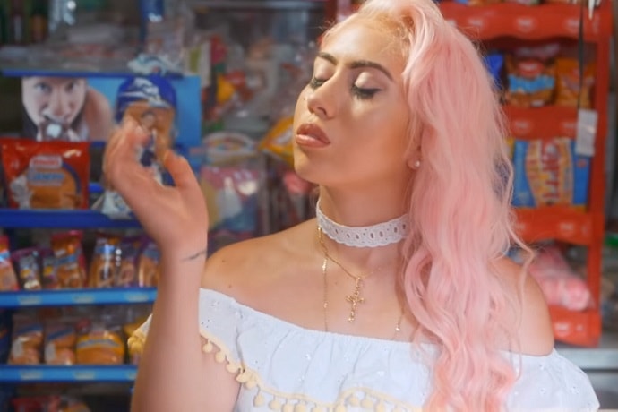 Kali Uchis - Ridin Round