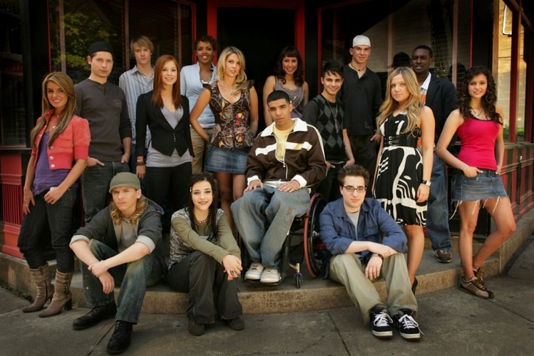 A 'Degrassi' Reunion Is Happening
