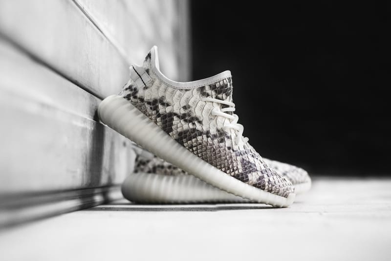 Du Python Zébré Sur La YEEZY BOOST 350 V2 Customisée