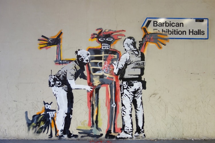 Banksy S’approprie Les Murs Du Barbican Avant L’Inauguration D’Une Rétrospective Sur Basquiat