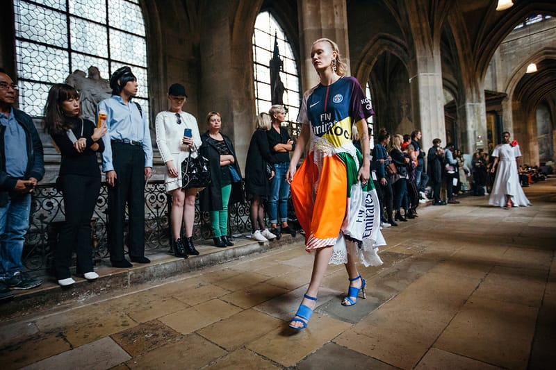 KOCHÉ Habille Son Défilé Aux Couleurs Du Paris Saint-Germain