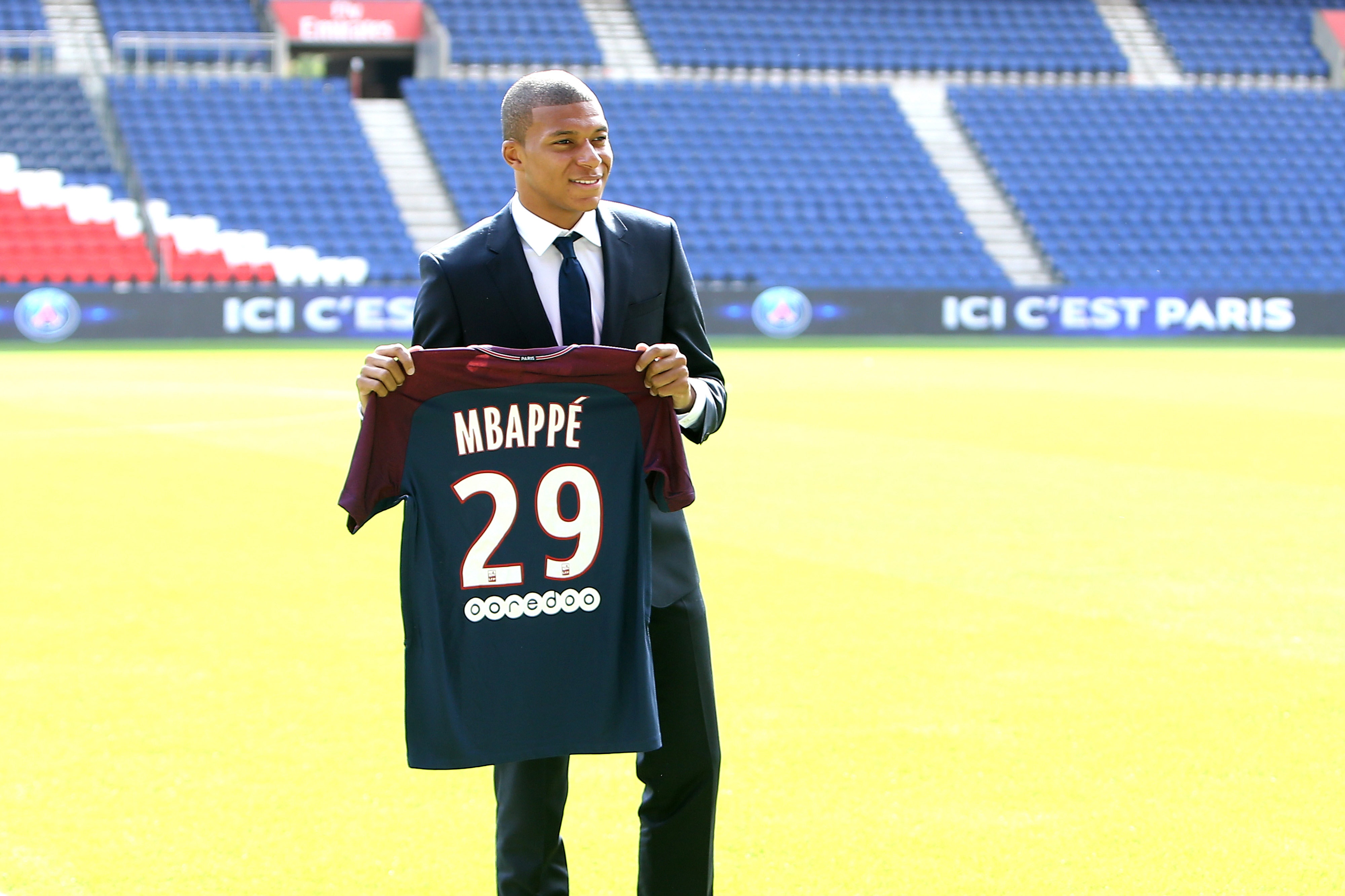 Kylian Mbappé Transfert Mercato PSG Paris Saint-Germain Parc Des Princes