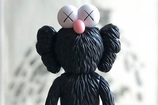 La Figurine KAWS BFF Vinyl Est Bientôt Disponible.