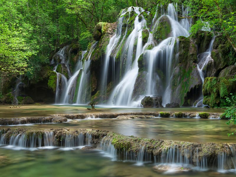 La Cascades Des Tufs Jura France Visite