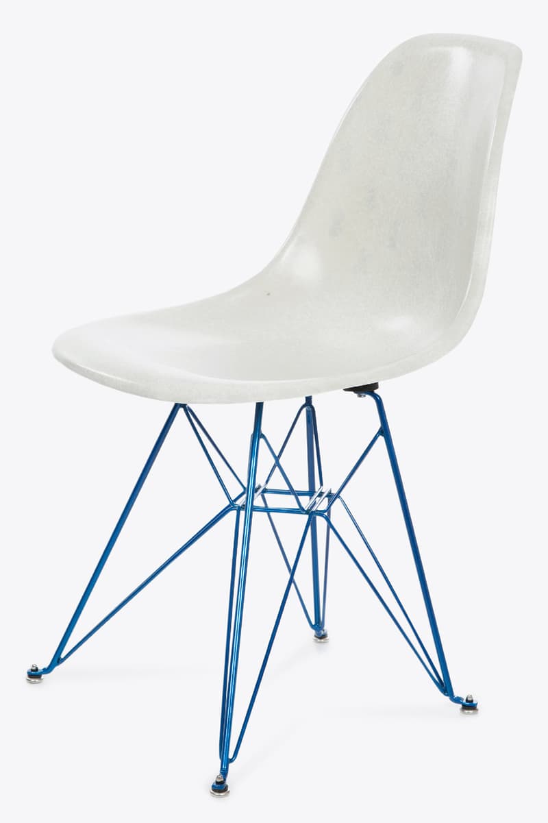 Chaise Modernica colette Blackrainbow base Eiffel fibre de ver blanc bleu