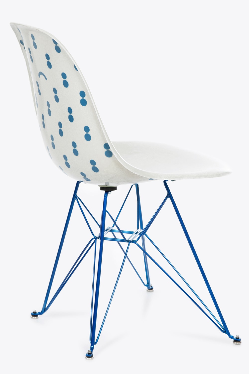 Chaise Modernica colette Blackrainbow base Eiffel fibre de ver blanc bleu