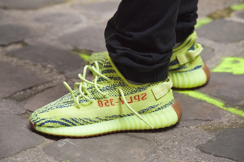 Gros Plan adidas Originals YEEZY BOOST 350 V2 Semi Frozen Yellow HYPEBEAST France Paris