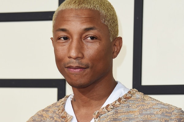 Pharrell Chaussé D'un Nouveau Modèle d'adidas Originals Hu À Shanghai