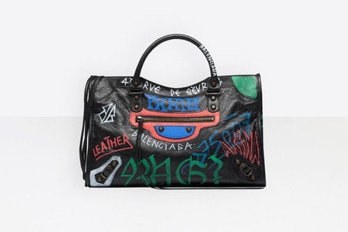 Balenciaga Présente Sa Collection De Bagages "Graffiti"