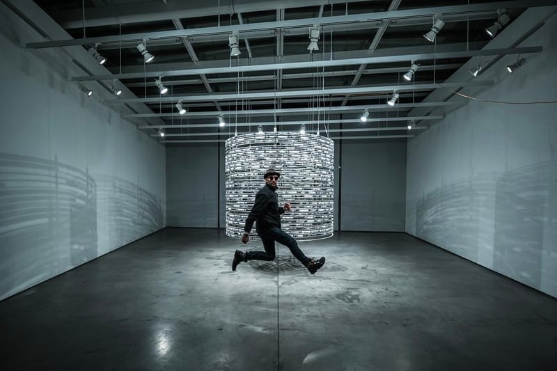 L'Exposition "Mind The Gap" De JR Au Château La Coste