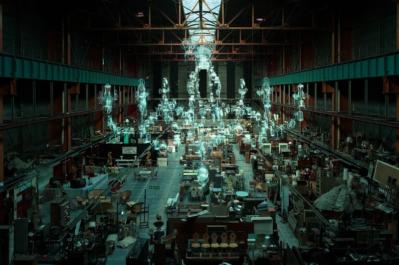 “Matière Noire”, L’Exposition Collective De Gonzalo Borondo Aux Puces De Marseille