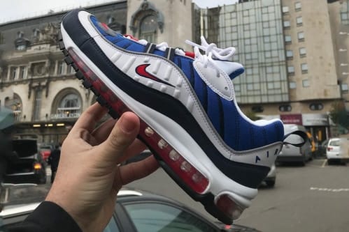 Nike Marque Le 20ème Anniversaire De l'Air Max 98 Avec Le Coloris OG "Gundam"