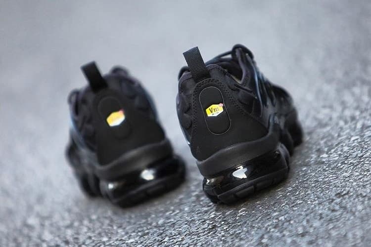 Nike Air VaporMax Triple Black Gros Plan @gc911