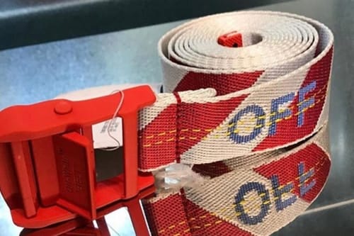 Virgil Abloh Dévoile Un Nouveau Coloris De Sa "Industrial Belt" Off-White™