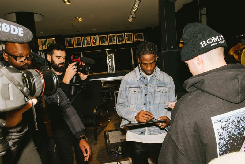 Signature Des Vinyles Travis Scott x Saint Laurent Chez Colette Concept Store Paris 213 Rue Saint-Honoré