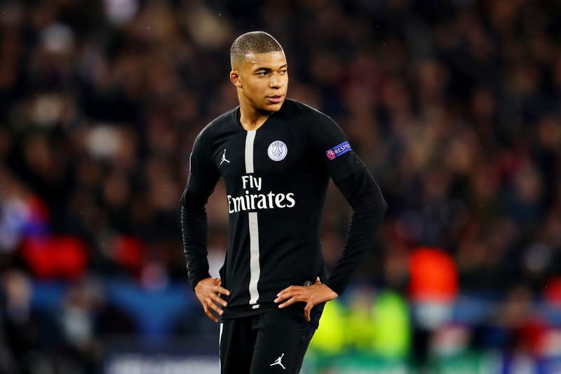 Kylian Mbappé Avec Le Maillot Domicile Du PSG En Ligue Des Champions