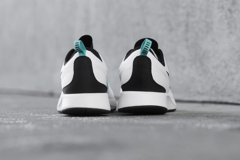 Nike Dévoile Une Dualtone Racer Blanche | HYPEBEAST